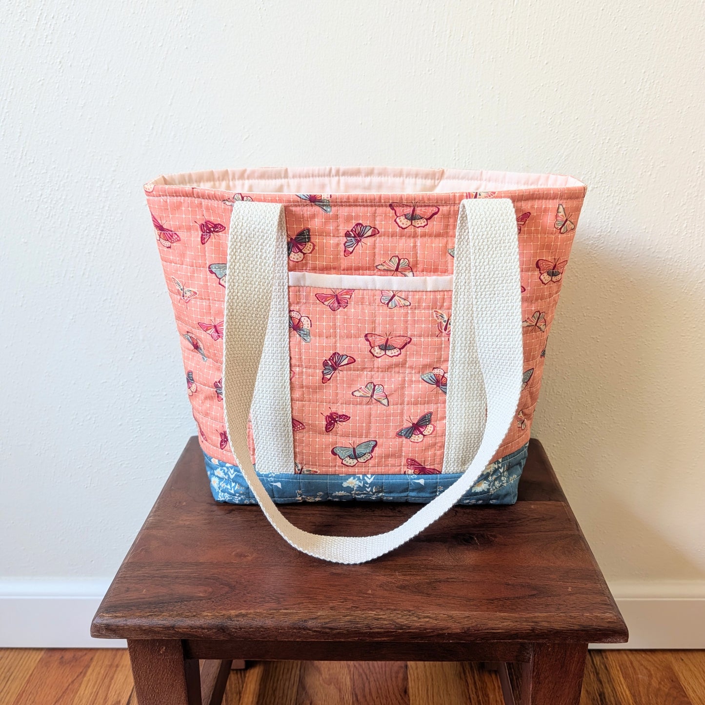 Quilted Two-Tone Tote Bag - Fluttering Lattice